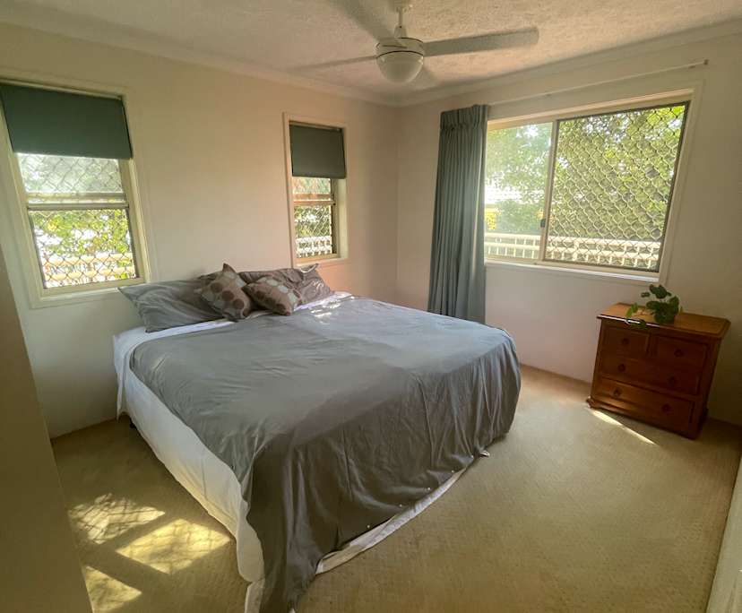 $350, Flatshare, 2 bathrooms, Miami QLD 4220