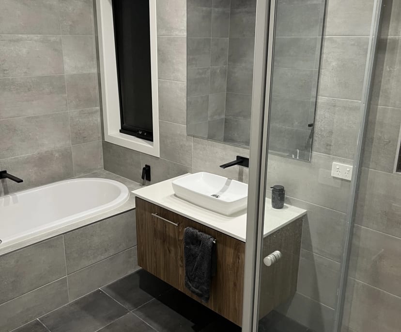 $250, Share-house, 4 bathrooms, Lara VIC 3212