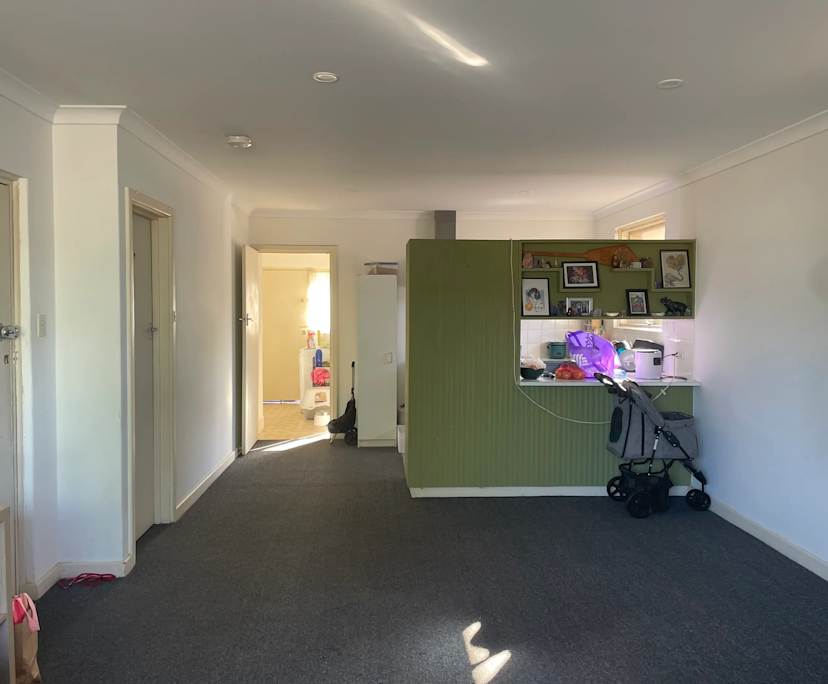 Unfurnished room in a flatshare