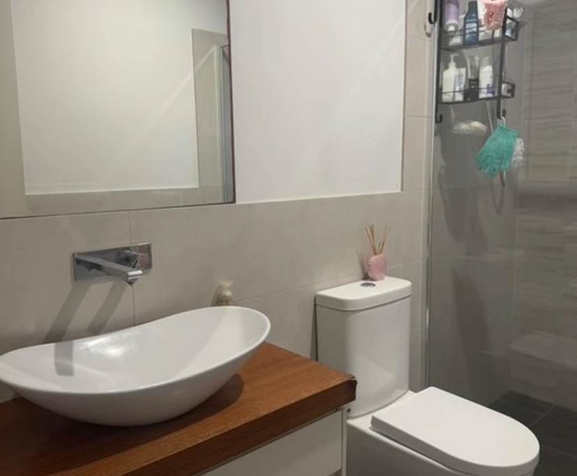 Unfurnished room in a flatshare