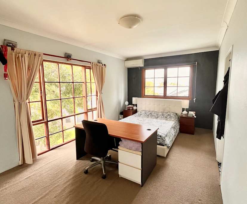 Room in a share house