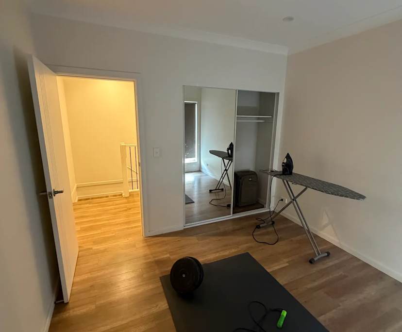 Unfurnished room in a share house