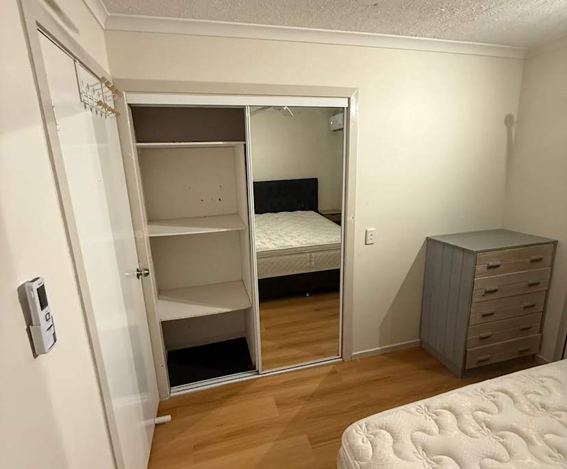 $400, Share-house, 5 bathrooms, Mermaid Waters QLD 4218