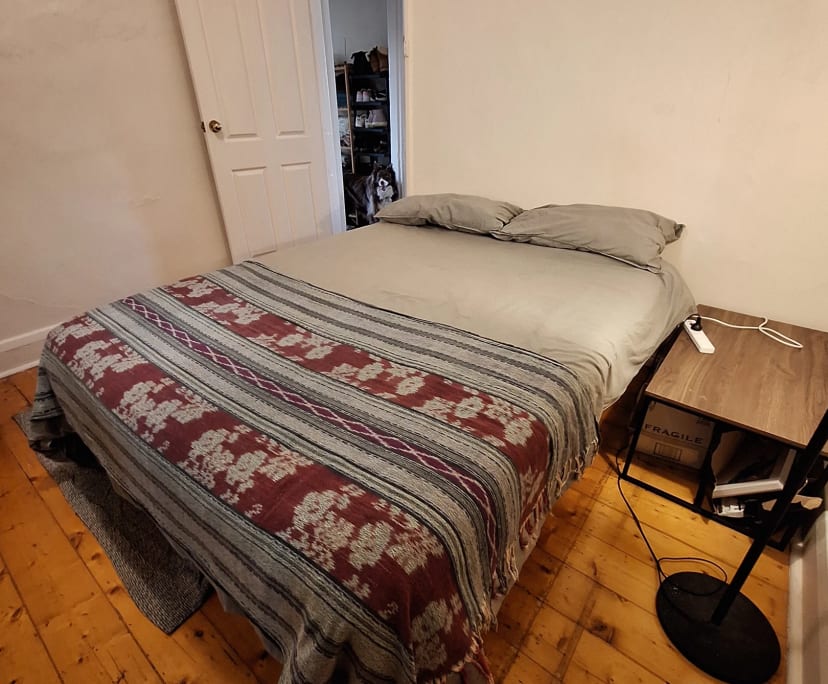 Furnished room in a share house