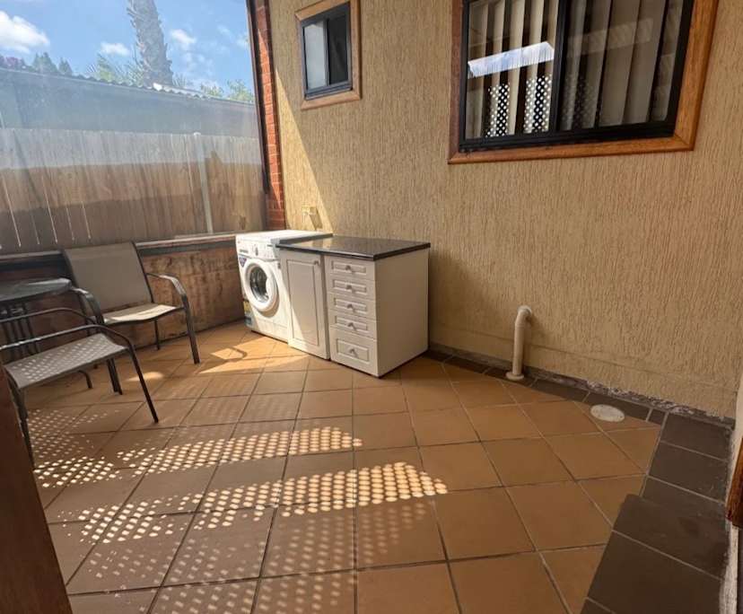 Room studio flat for rent