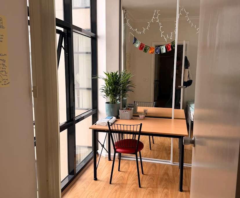 Furnished room in a flatshare