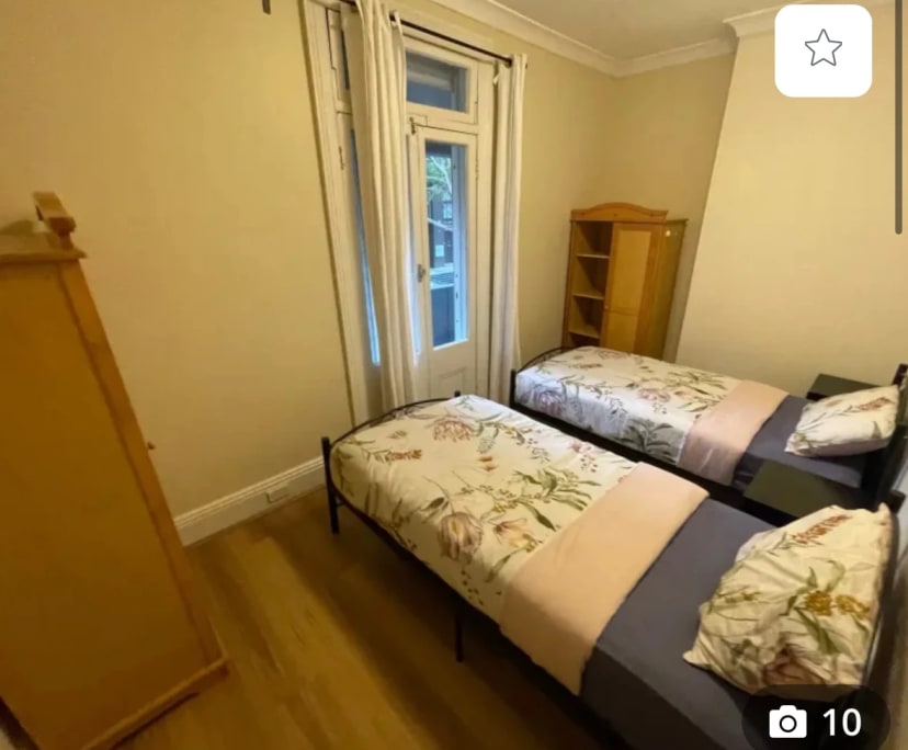 Furnished room in a flatshare