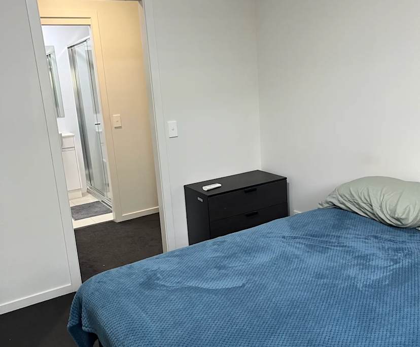 Room with ensuite in a flatshare