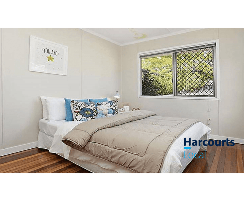 Room in a share house