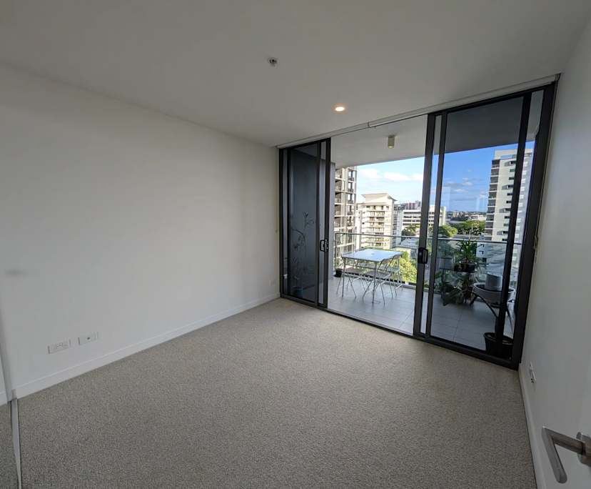 Unfurnished room in a flatshare