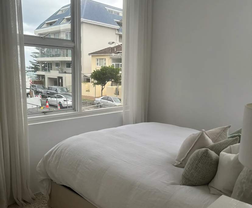 $850, 1-bed, 1 bathroom, Manly NSW 2095