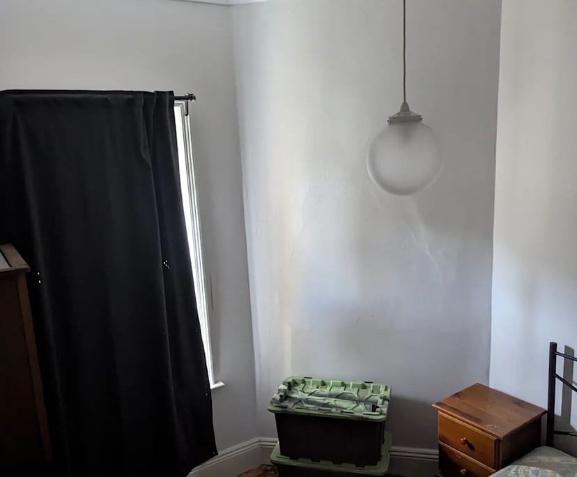 Room in a share house