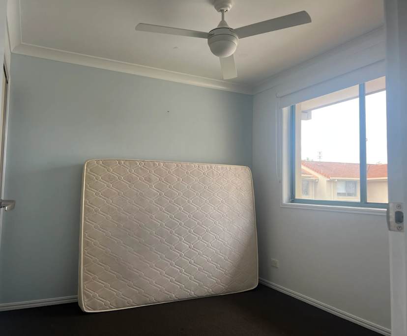 Room in a share house