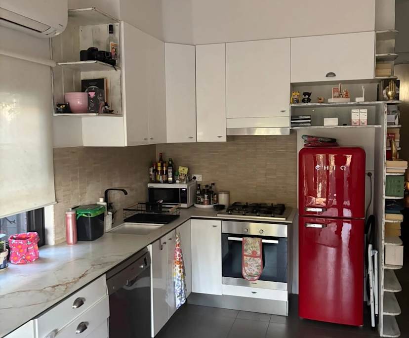 Room in a share house