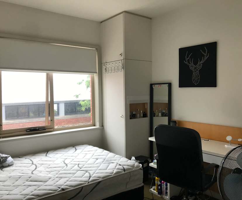 Furnished room in a flatshare