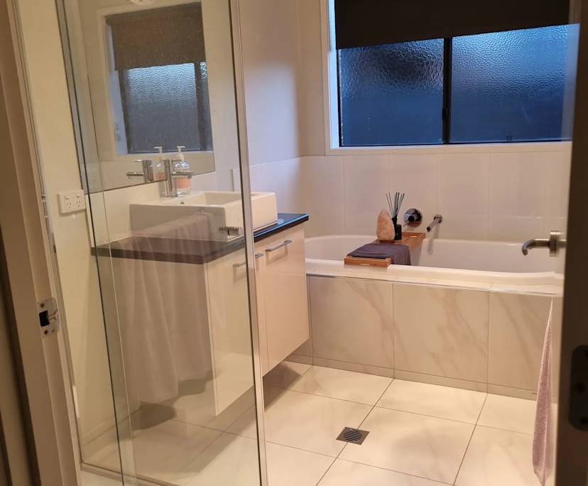 $300, Share-house, 4 bathrooms, Lavington NSW 2641