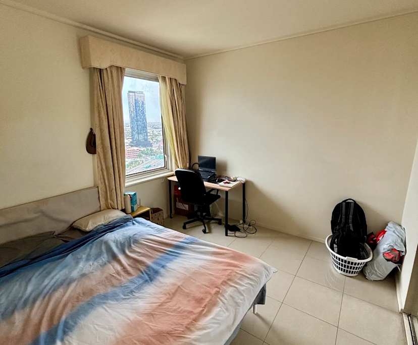 Furnished room in a flatshare