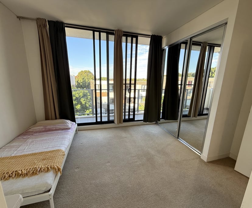 Furnished room with ensuite in a flatshare