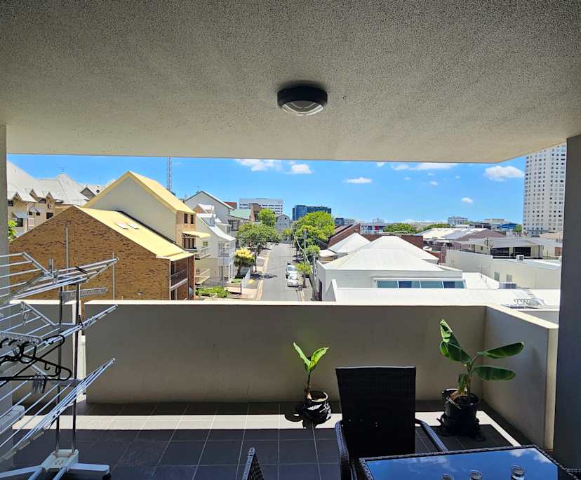 $390, Flatshare, 2 bathrooms, Spring Hill QLD 4000