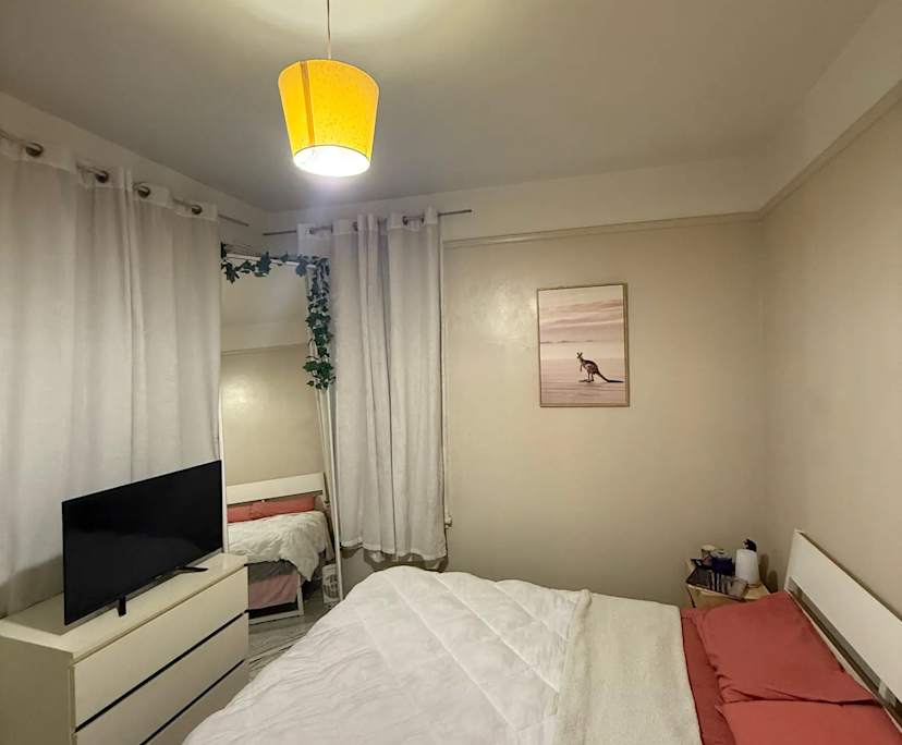 Furnished room in a flatshare