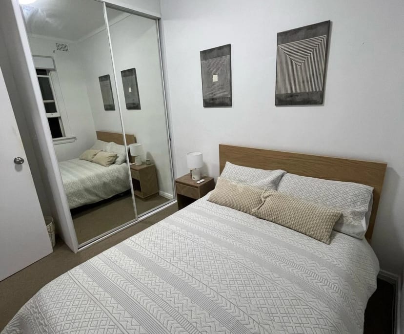 Furnished room in a flatshare