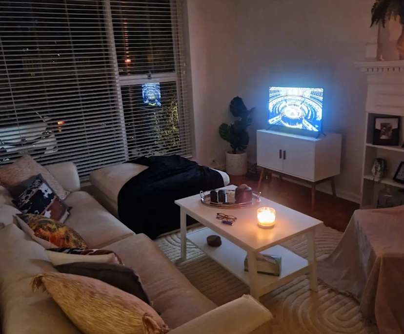 Furnished room in a flatshare