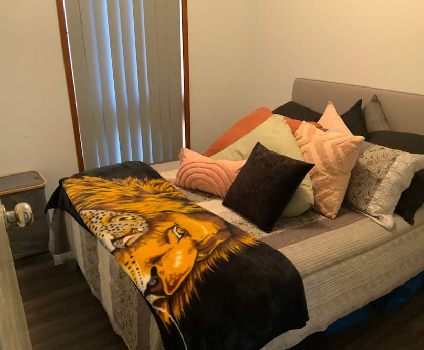 Room in a share house