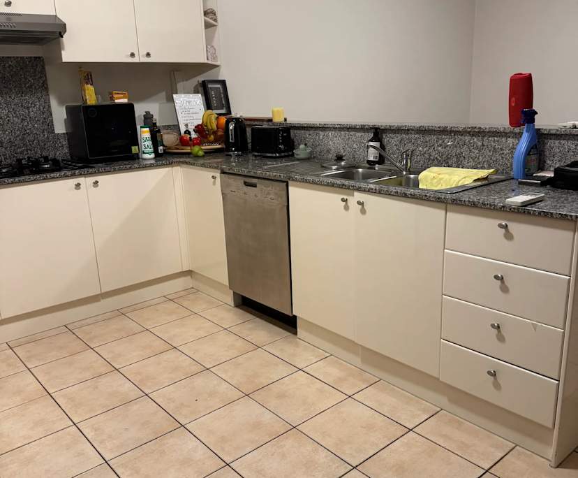Furnished room in a share house