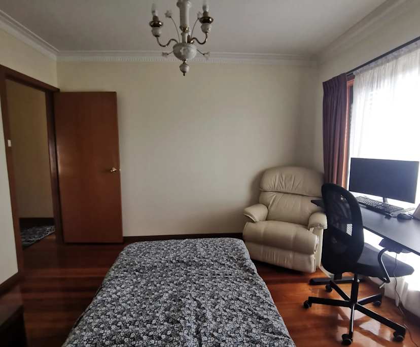 Room in a share house