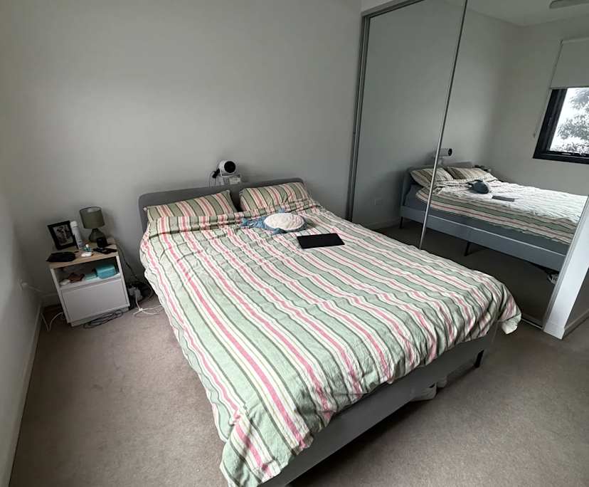 Furnished room with ensuite in a flatshare