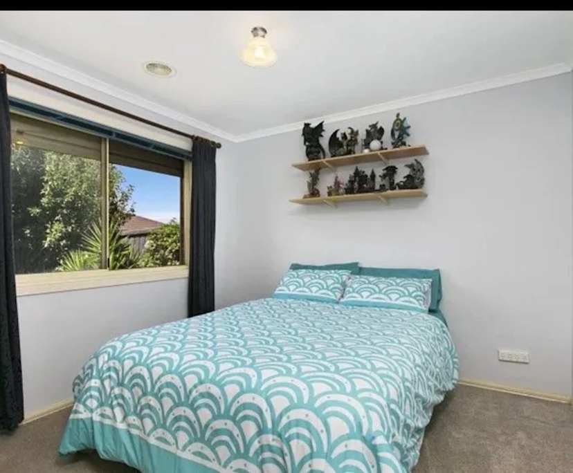 Room in a share house