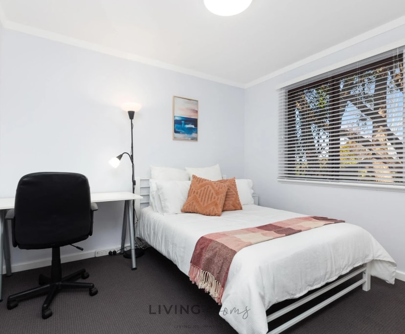 Furnished room in a share house