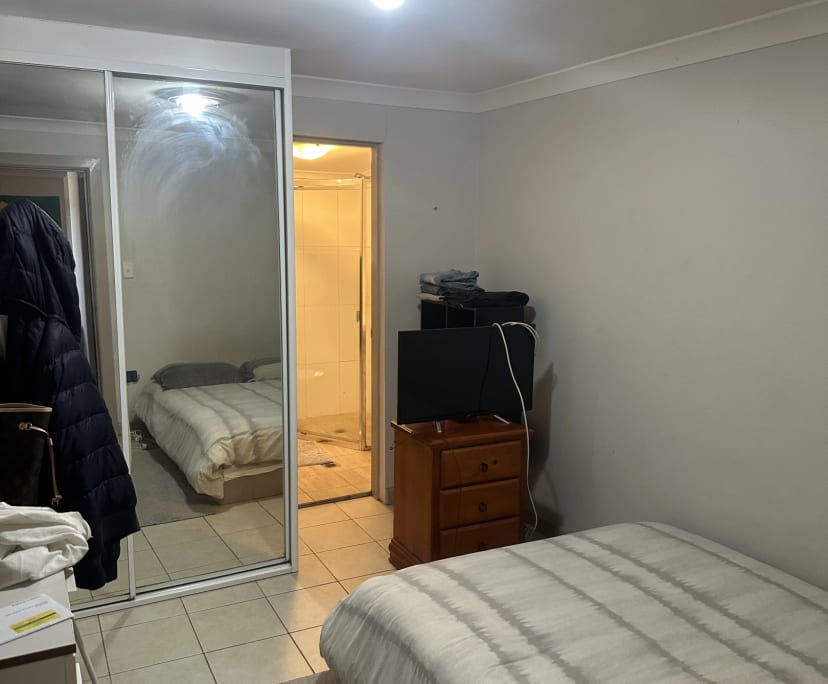 Room for Rent in Camperdown, Sydney 300, Furnishe...