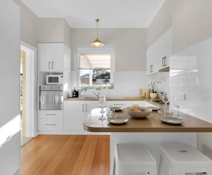 $1,580, Whole-property, 4 bathrooms, Caulfield South VIC 3162