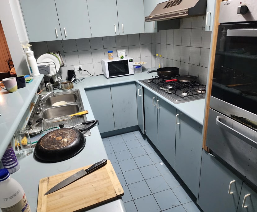 Furnished room in a share house