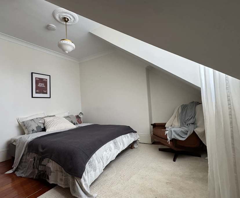 Furnished room in a share house