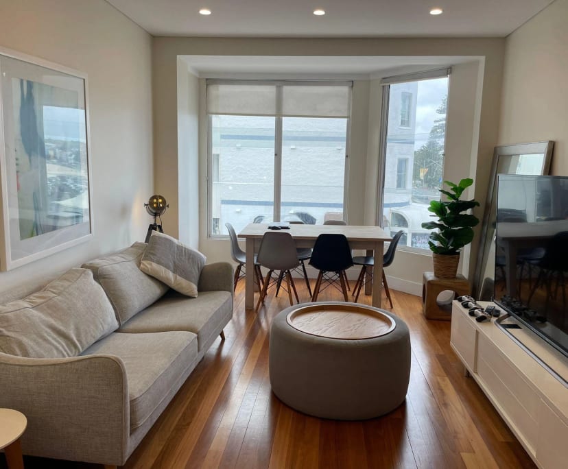 Furnished room in a flatshare