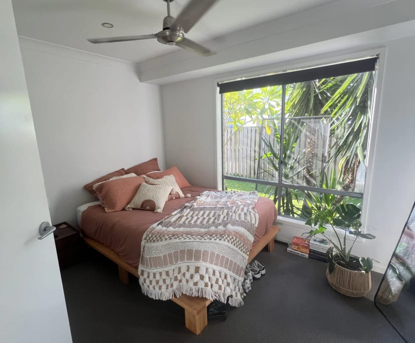 $240, Share-house, 4 bathrooms, Hope Island QLD 4212