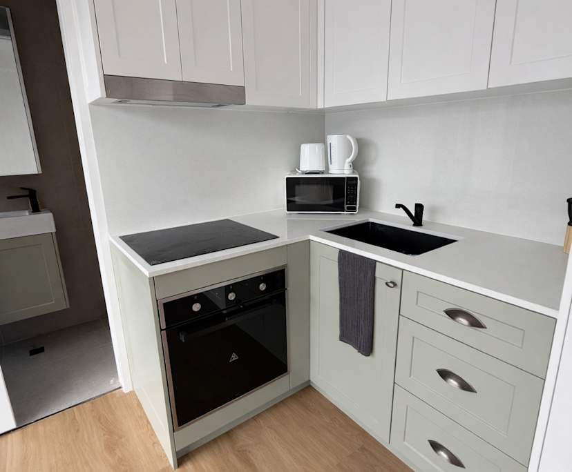 $550, Studio, 1 bathroom, Robina QLD 4226