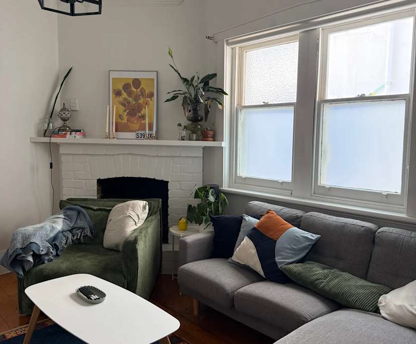 Room in a share house