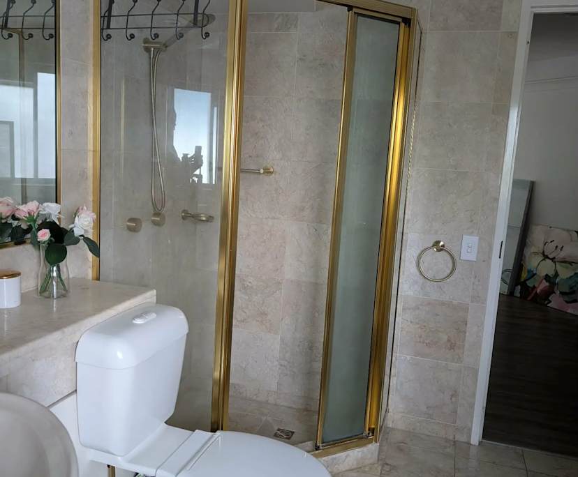 $475, Flatshare, 2 bathrooms, Surfers Paradise QLD 4217