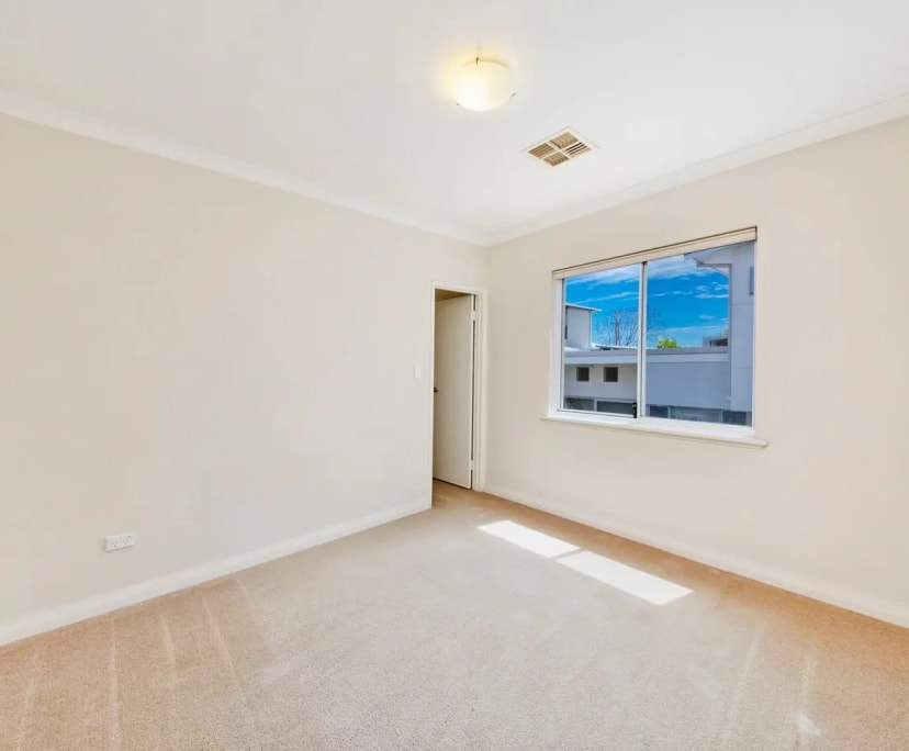 Unfurnished room with own bathroom