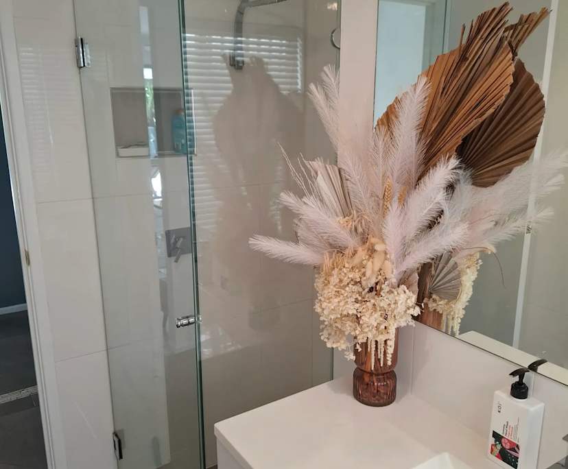 $330, Share-house, 5 bathrooms, Arundel QLD 4214