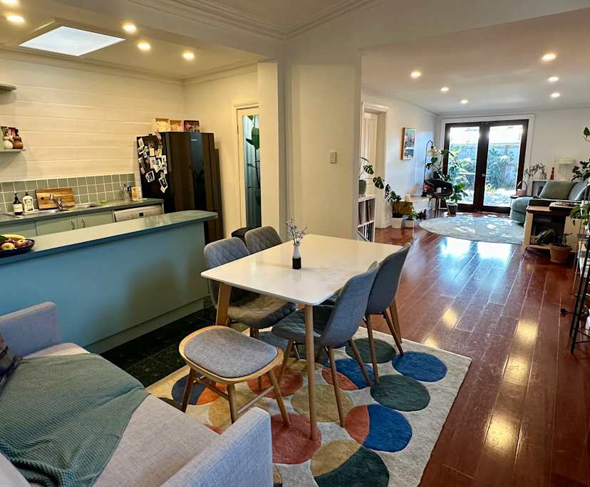 Whole property with 2 rooms for rent