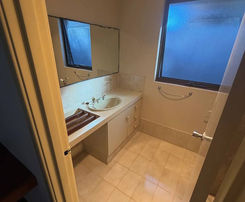 Room with ensuite in a share house