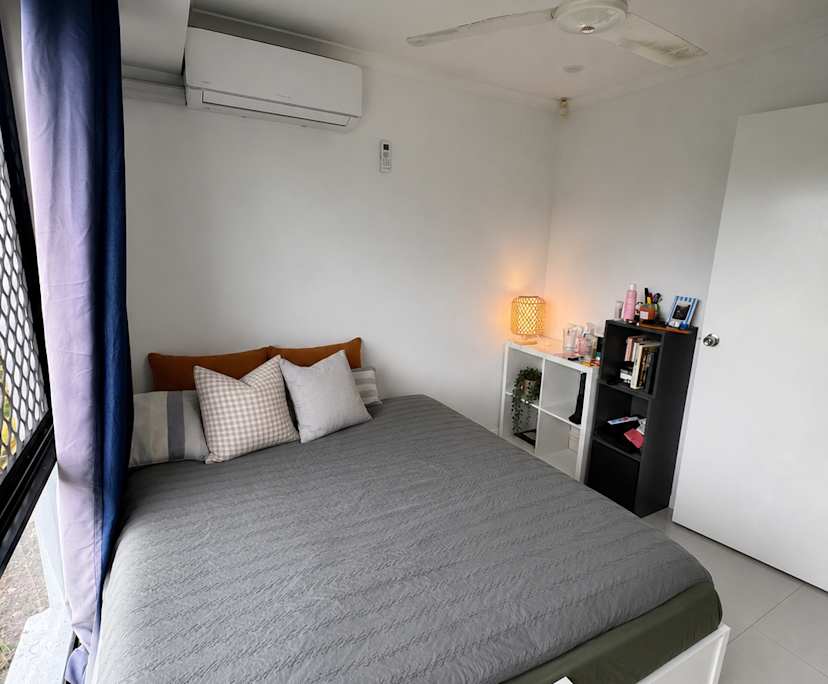 Furnished room in a share house