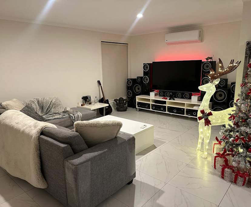 $400, Share-house, 3 bathrooms, Varsity Lakes QLD 4227