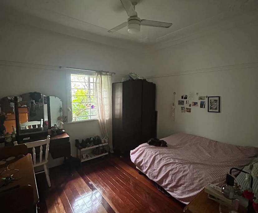 Furnished room in a share house