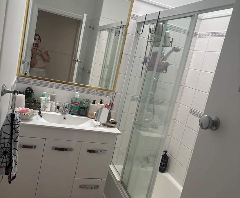 Unfurnished room in a share house