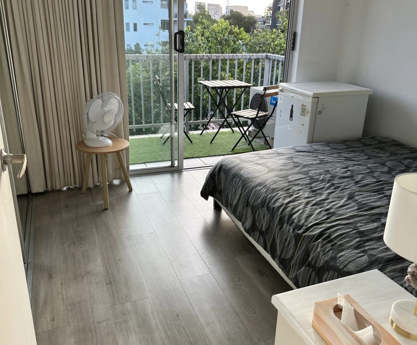 $300, Flatshare, 2 bathrooms, Kangaroo Point QLD 4169